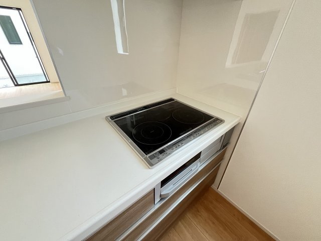 【キッチン】 | 福岡市西区今宿東3丁目　A号棟（全3棟）【仲介手数料無料・0円】 | 施工例。施工例は完成時と異なる場合があります。