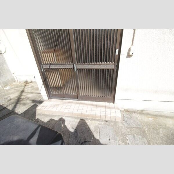 松本貸家Ⅱの玄関