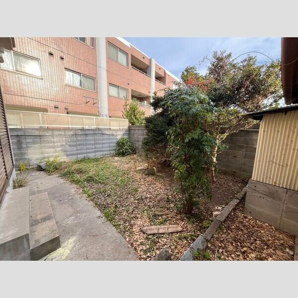 松本貸家Ⅱの庭