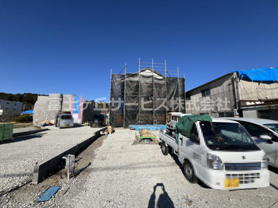 【外観】 | 牧之原市細江 13期 新築一戸建て 2号棟 | 現在建築中の外観画像です。ご内覧は同じメーカーの完成物件へご案内いたしますので、いつでもご相談ください！