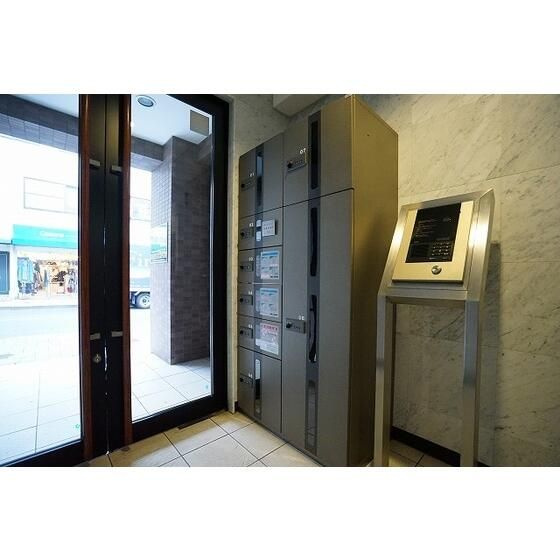 ドゥーシエル桜新町のエントランス|■オートロック■防犯カメラ