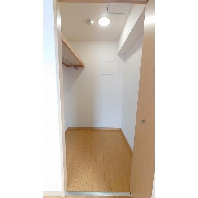 ドゥーシエル桜新町の収納|■広々としたウォークインクローゼット♪