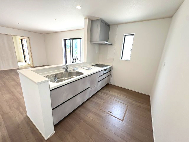 【キッチン】 | 福岡市西区今宿東3丁目　C号棟（全3棟）【仲介手数料無料・0円】 | 施工例。施工例は完成時と異なる場合があります。