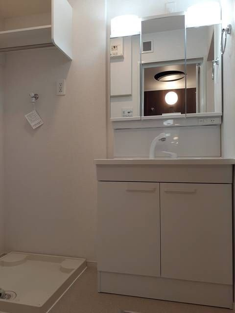 コンフォール　ヴィラージュの洗面所