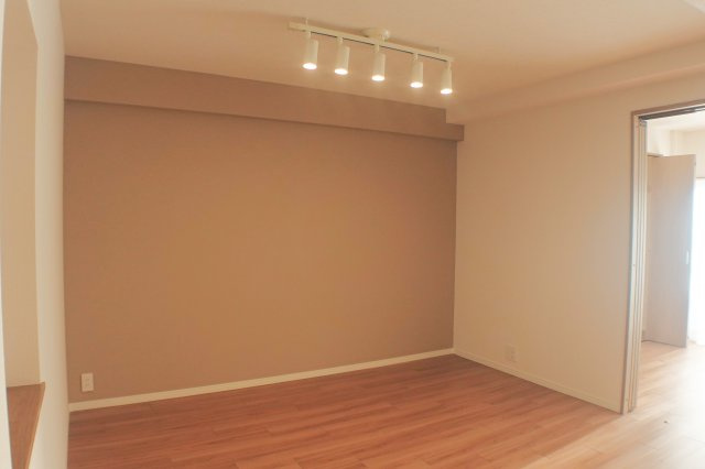 関屋ステーションハイツの居間・リビング