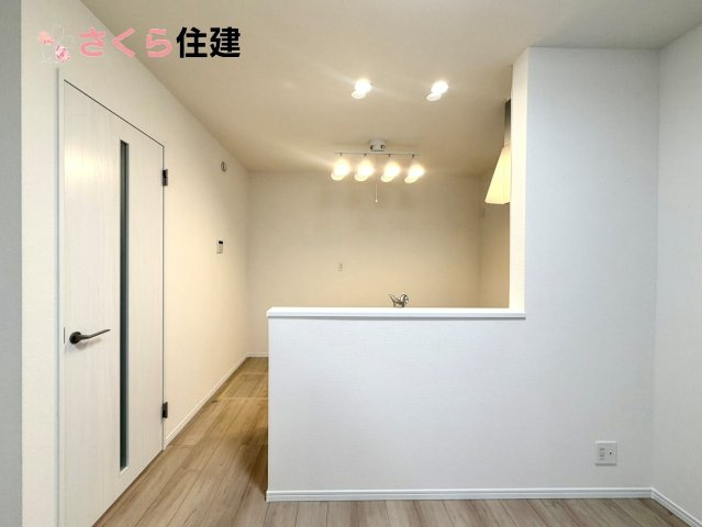 Heartful-Town 　東武江曽島駅１期　1棟のキッチン|対面式システムキッチン。リビングを見渡せるキッチンで家族の様子をうかがいながら料理がはかどりそう！