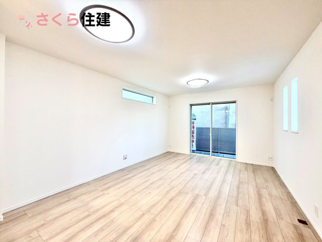 Heartful-Town 　東武江曽島駅１期　1棟の居間・リビング|15.2帖LDKはお子様がお友達を連れてきても、広々余裕でお招きできますね！