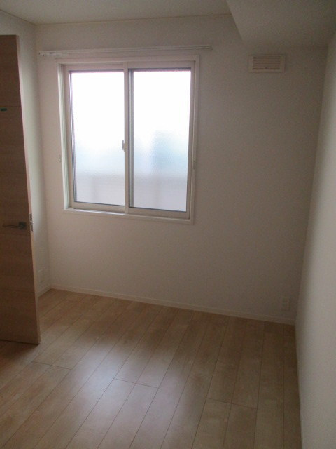 カサ ブランカ駒岡の寝室|クロゼット付洋室