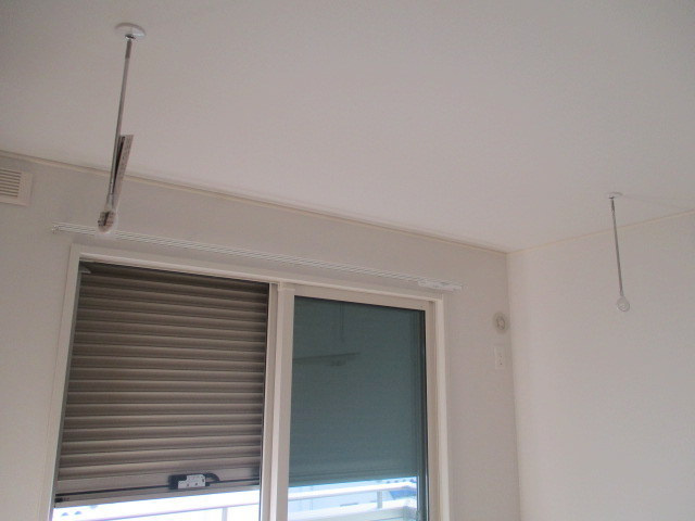 カサ ブランカ駒岡の内装|雨の日も安心　便利な防犯シャッター