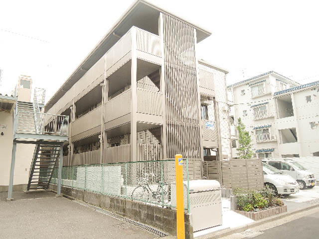 カサ ブランカ駒岡の外観