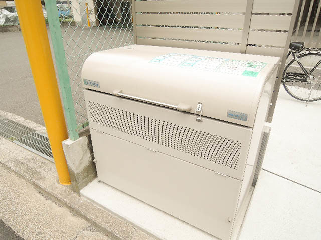 カサ ブランカ駒岡のその他共用部分|敷地内ゴミ置き場