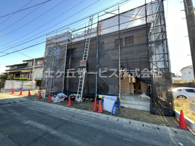 【外観】 | 湖西市新居町新居 17期 新築一戸建て | 現在建築中の外観画像です。ご内覧は同じメーカーの完成物件へご案内いたしますので、いつでもご相談ください！