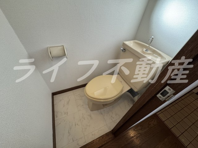 メゾンド中新開のトイレ|落ち着いたトイレです