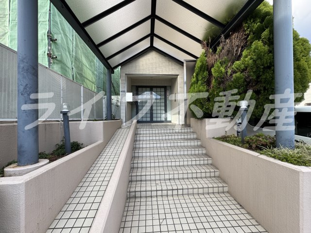 メゾンド中新開のエントランス|エントランスです