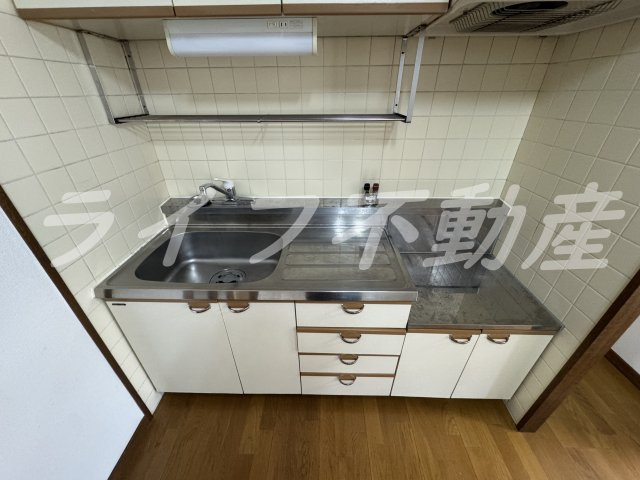 メゾンド中新開のキッチン|きれいなキッチンです