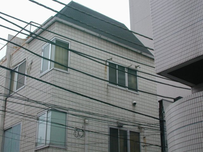 【外観】 | アクトビル | 三角屋根が特徴のアクトビル