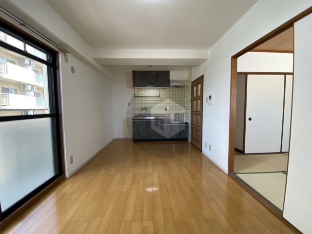 グロースパシフィック長田の内装