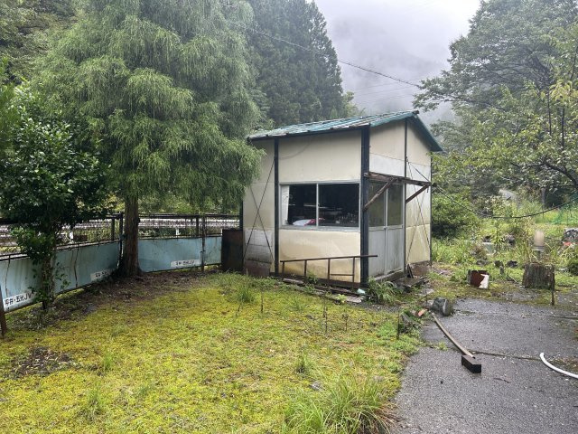 葵区口坂本　古民家の庭