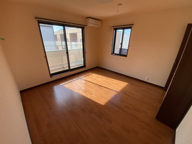 構3丁目貸家の寝室