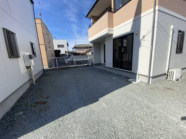 構3丁目貸家の駐車場