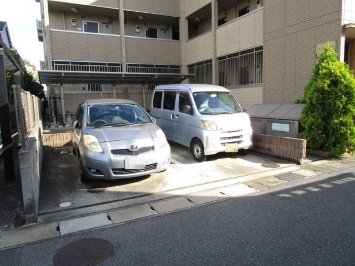 【駐車場】