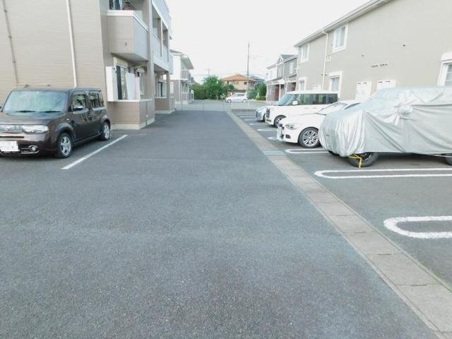 メゾンド・エスポワール伍番館の駐車場