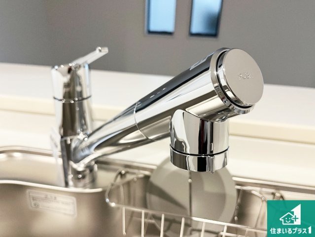 洲本市宇原　新築一戸建ての設備|浄水器を内蔵！炊飯時、お茶を作る時に安心してお水を使えます！お湯と冷水、浄水と原水、シャワーの切替えもワンタッチです！