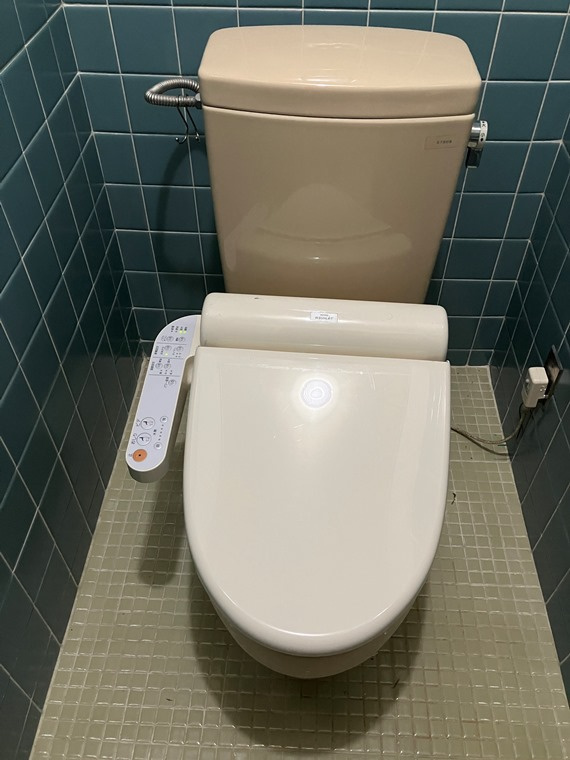 腰越戸建のトイレ