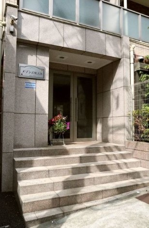 メゾン TMSKのエントランス