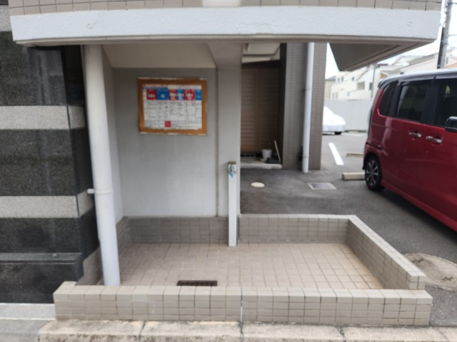 ヴィラ恵飛須のエントランス