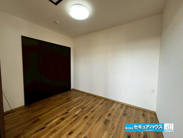 エルグランデ刈谷駅東の洋室|【洋室】
◆お子様のお部屋や主寝室、来客時の宿泊室、趣味のお部屋としてもご利用いただけます♪