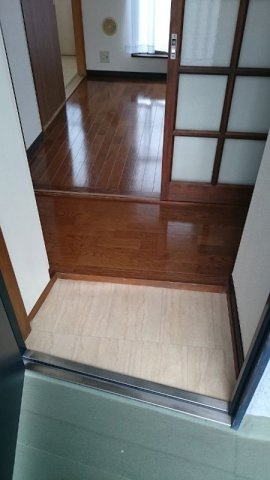 ラフォーレ町屋の玄関