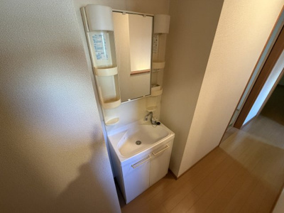 【洗面所】 | 表慈恩寺貸家 | 2F洗面所です。