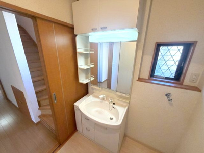 【独立洗面台】 | 表慈恩寺貸家 | 朝の身支度には欠かせない独立洗面化粧台