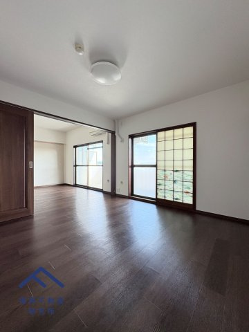 ホワイトパレス姪浜の洋室