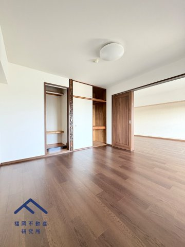 ホワイトパレス姪浜の洋室