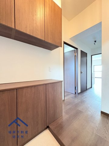 ホワイトパレス姪浜の玄関