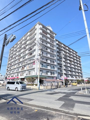 ホワイトパレス姪浜の外観