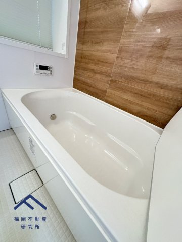 ホワイトパレス姪浜の浴室