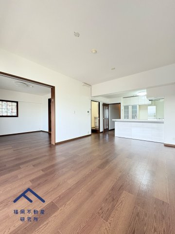 ホワイトパレス姪浜の居間・リビング