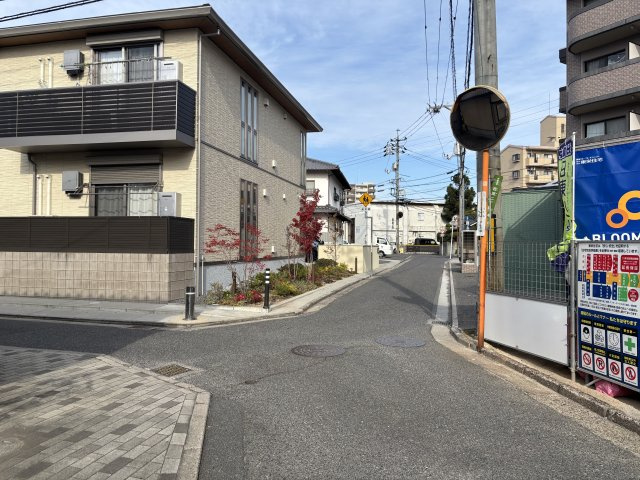 安佐南区西原の前面道路含む現地写真