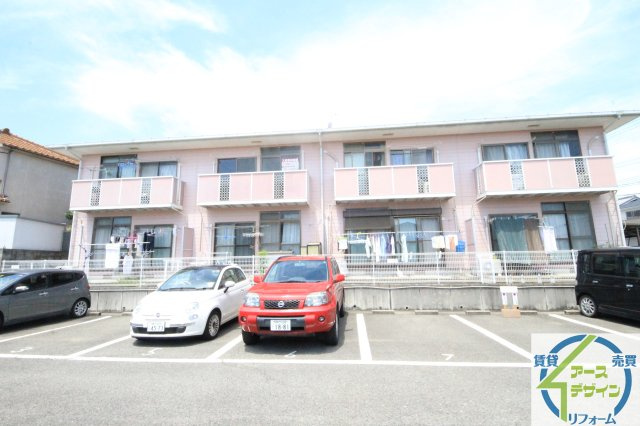 ロイヤル21の駐車場