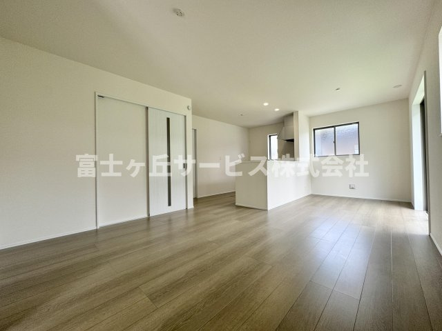 【居間・リビング】 | 島田市野田 新築一戸建て B号棟 | リビングダイニングです