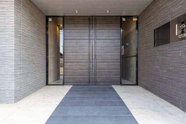 北区西ケ原２丁目の賃貸マンションのエントランス