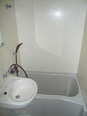 宇品神田ハイツの浴室