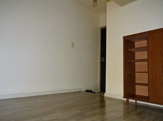 コーポさくらの玄関