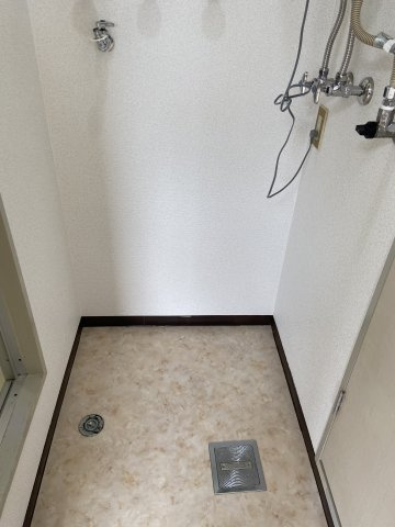 マリーハイツの独立洗面台|洗濯機置場