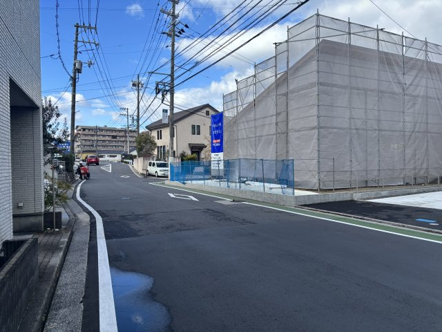廿日市市串戸４丁目24-1期の前面道路含む現地写真