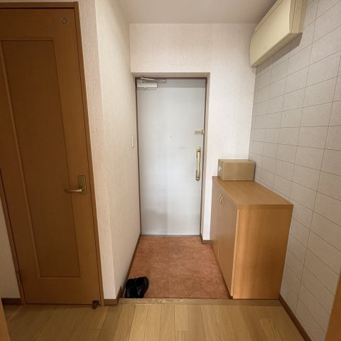 イーストＳＴビルの玄関