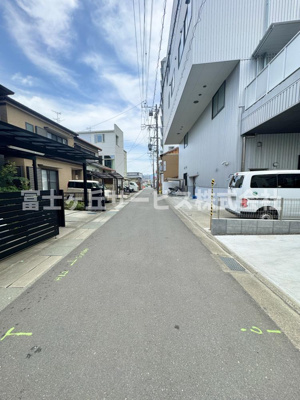 【前面道路含む現地写真】 | 静岡市駿河区津島町 新築一戸建て A号棟 | 前面道路含む現地写真です